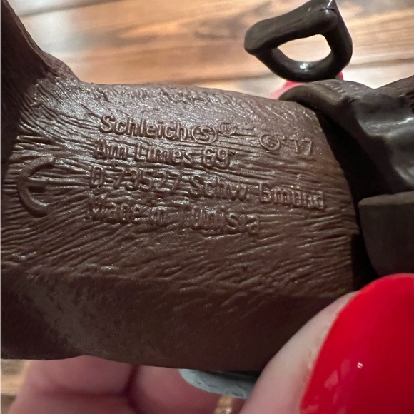 Schleich Horse Club Luna Holsteiner Mare figurine, EUC, toys, collectible - Picture 4 of 4